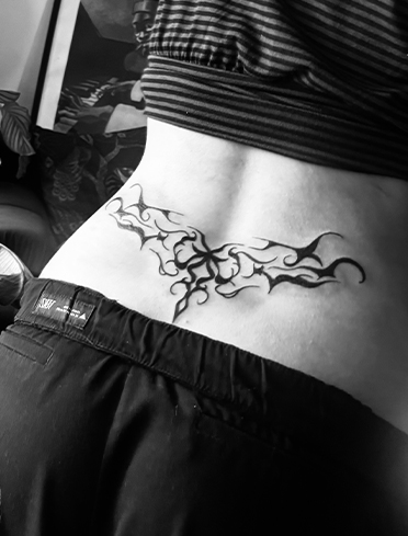 Blackwork_0000s_0000_IMG_7477